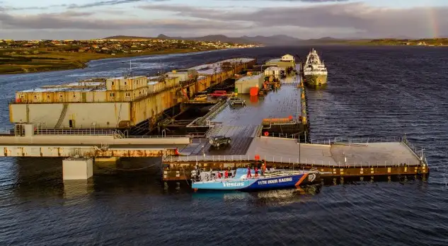 "Vestas" acaba de arribar a Port Stanley en plenas Malvinas