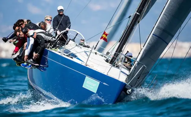 Punto y final para la vela pesada en el Sofía (Foto Jesús Renedo)