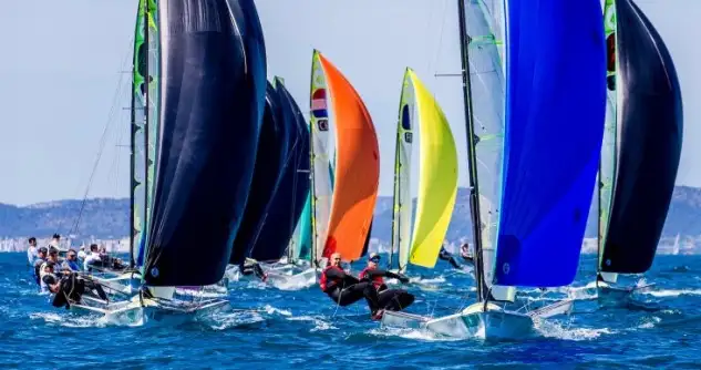 A falta de dos días para cerrar esta histórica edición de la competición mallorquina, el doble medallista olímpico Iker Martínez y su compañera Olga Maslivets se han colocado en el podio provisional de la novedosa clase Nacra 17 con foils... también cuenta con opciones de medalla la sevillana Blanca Manchón, que es quinta de RS:X (Foto Jesús Renedo)