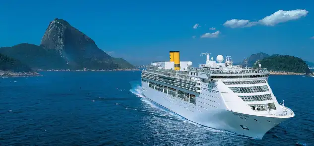 En Europa, los cruceros solo representan el 1,2% del total de las emisiones que generan los buques en los puertos... las compañías han invertido más de 1.000 millones de dólares en nuevas tecnologías y combustibles más limpios para reducir las emisiones de gases (Foto cruceroclick.com)
