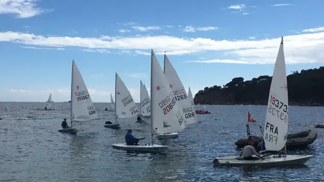 Jornada de entrenamiento y de inspecciones para estrenarse mañana en el campo de regatas