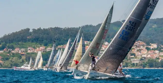 El ambiente entre los J80, que disputarán el Nacional a final de mes en Baiona