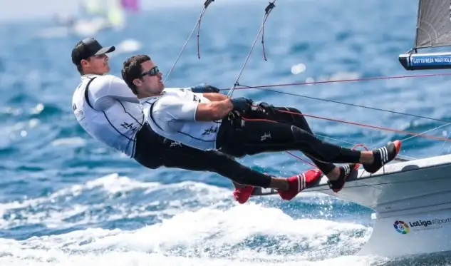 Buen arranque de los españoles en la Copa del Mundo en Hyères