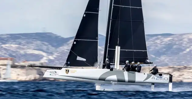 Siete equipos de seis nacionalidades ya han confirmado su participación en la quinta temporada consecutiva del circuito de catamaranes voladores GC32, que arrancará el próximo mes de mayo en el Lago de Garda. La relojera suiza Anonimo repite como cronometrador oficial (Foto Jesús Renedo)