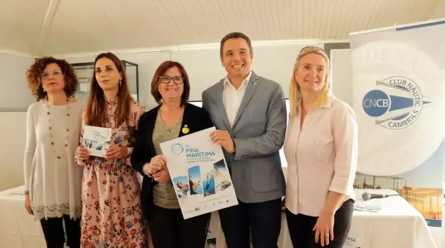 En el acto, que se ha celebrado en el Club Nàutic de Cambrils, han asistido la alcaldesa de Cambrils, Camí Mendoza, la concejala de Promoción de Ciudad, Ana López, la concejala de Turismo, Mercè Dalmau, la gerente del Club Nàutic Cambrils, Jordina Gallinat y el presidente del Club, Ramón Vallverdú