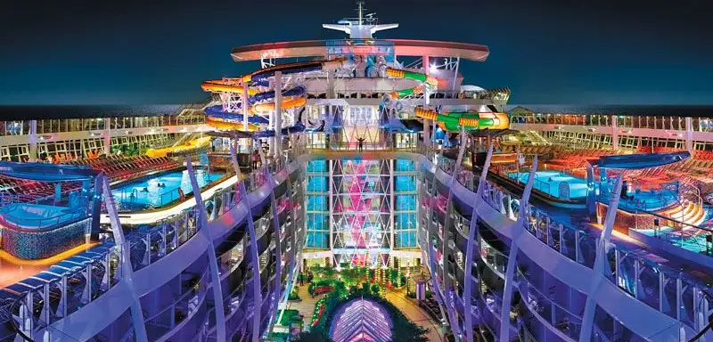 El crucero de tres noches visitará Civitavecchia (Roma), Nápoles y Barcelona, tres importantes lugares en el mediterráneo, destacando así la importancia de los puertos y destinos dentro de la comunidad de cruceros