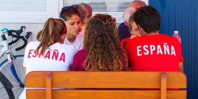 Tres tripulaciones españolas ocupan posiciones de medalla tras las primeras mangas del europeo de 470 masculino y femenino