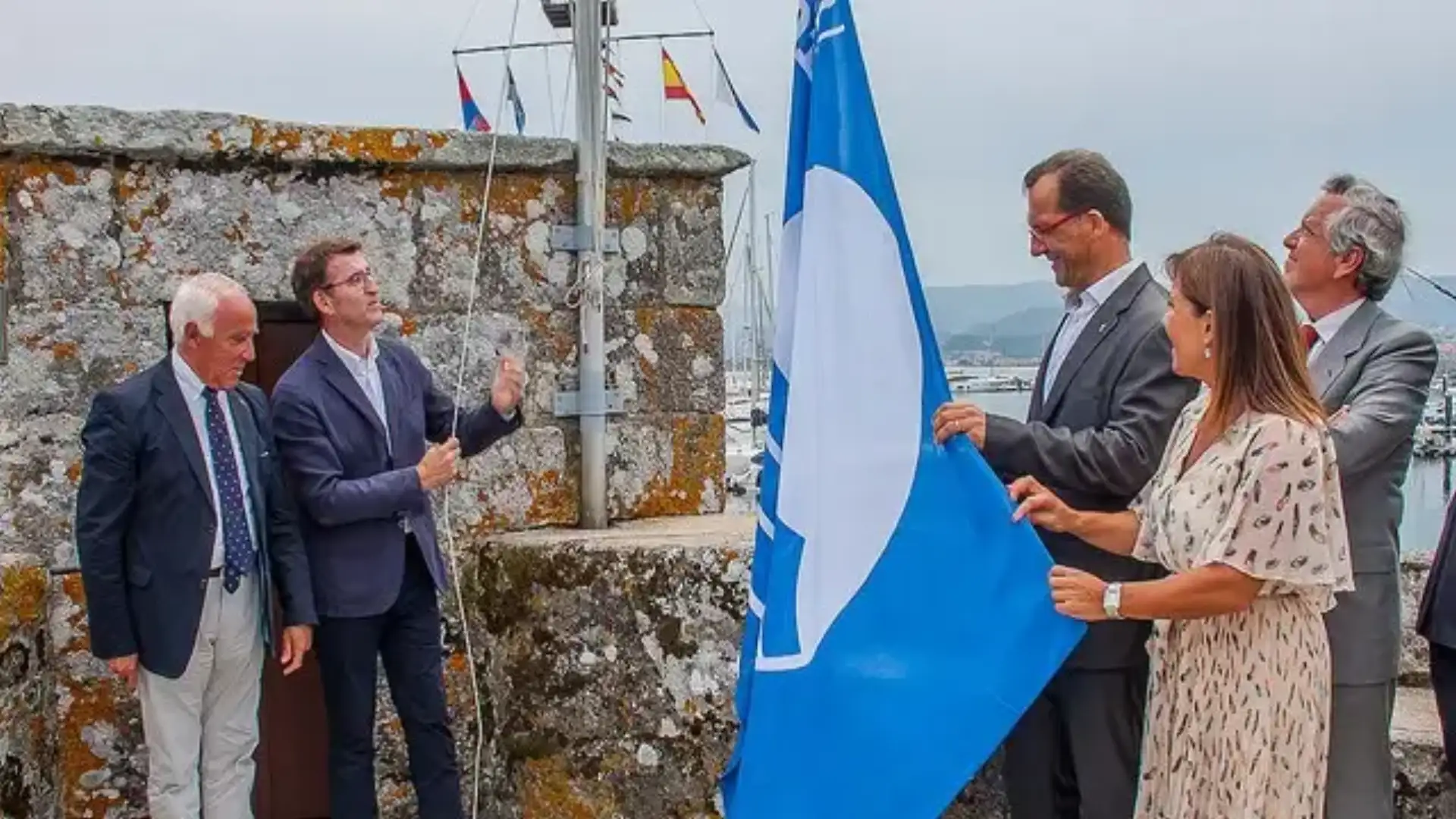 ASNAUGA affiliati conducono le Bandera Blu di marina in Galizia