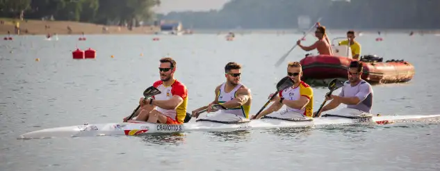 El K4 500 masculino español debuta mañana en el Europeo 2018 de Esprint y Paracanoe en la eliminatoria en la que se enfrentará a sus principales adversario, entre ellos el K4 alemán. En la imagen Craviotto (1i), Toro (2i), Cooper (2d) y Germade (1d) en un entrenamiento en Belgrado (Foto Roi Rodríguez)