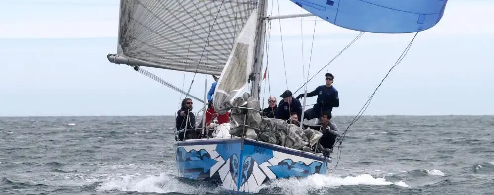El Taxus MedioAmbiente, de Alfredo Flórez en Crucero I y el Espumeru, de Juan Bouza en Crucero II vencedores del Trofeo de Primavera del Real Club Astur de Regatas. Tanto Flórez como Bouza, ganaron la sexta y última prueba del Trofeo celebrada el domingo