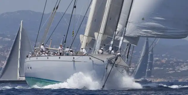 En aguas de la bahía de Palma continúa el espectáculo... la Superyacht Cup Palma vivirá mañana su última jornada