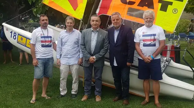 Hoy se ha presentado el Campeonato de Europa de Fórmula 18, una de las regatas de catamaranes más importantes del mundo, que tiene lugar en la bahía de Roses -entre Sant Pere Pescador y L