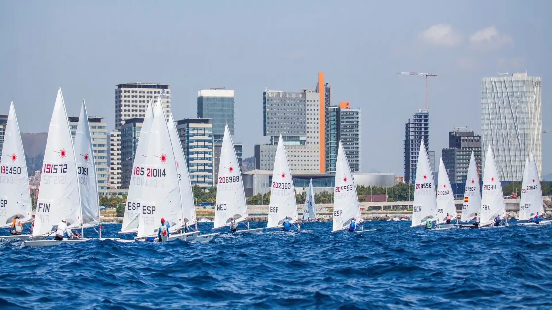 Monica Azón e Carlos Martínez vincono il Laser Master Regata a Barcellona
