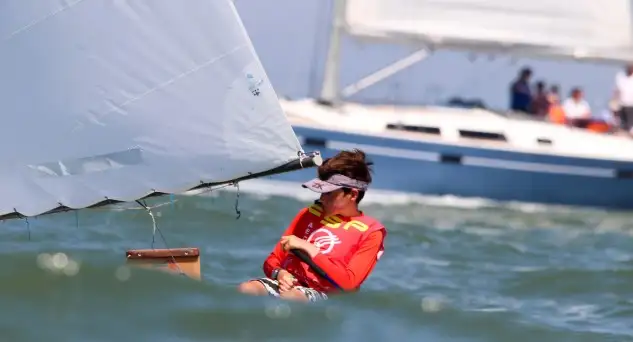 La regata, que se prolongará hasta el próximo domingo 8 de julio, reúne a 16 equipo procedentes de 8 Comunidades Autónomas: Andalucía, Galicia, Canarias, Cantabria, Región de Murcia, Cataluña, Baleares y Comunidad Valenciana