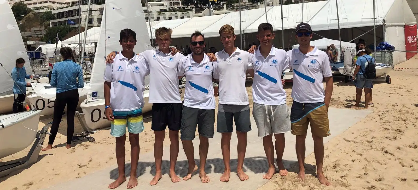 •Los gallegos Martín Wizner y Pedro Ameneiro (RCN Vigo), y Jacobo García y Toni Ripoll (RCN Sanxenxo) tienen muchas posibilidades de alzarse con el triunfo en las categorías sub-19 y sub 17, respectivamente