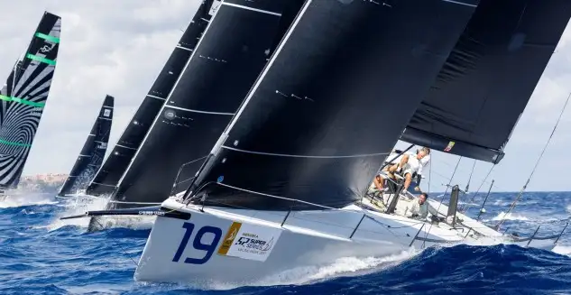 Es la primera vez que la Bahía de Cádiz acoge este evento profesional de alto nivel, considerado el mejor circuito de regatas para barcos monocascos del mundo