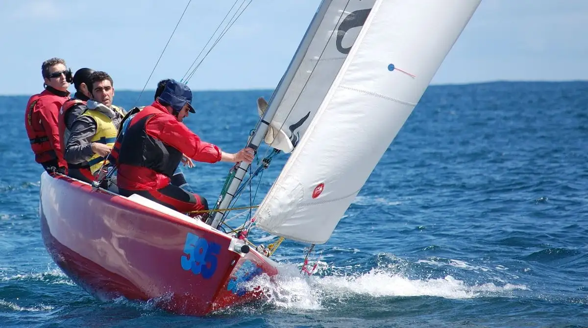 El "Rojo" el precioso 595 de Alfonso Vallejo