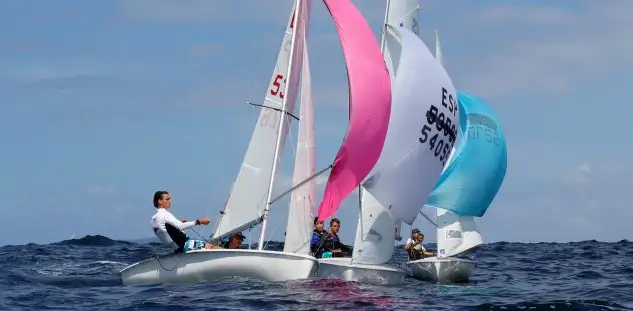 Tras dos regatas Miguel Vasco es primero en la clase “Finn”... dominio del Náutico de Sanxenxo en la clase “420” Roberto Bermúdez de Castro, primero en Láser Radial