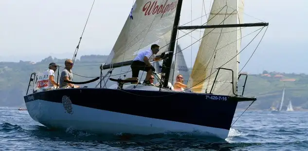 El Urbegi, de Javier Larrañaga primero en el grupo 1 y vencedor del primer bastón en Gijón, de la Regata El Gaitero... en el grupo 2, el Andarax BI, de Josu Portularrume fue el mejor, mientras que, el Aíren V, de Mario Ruiz repite triunfo en el grupo 3... en la clasificación general absoluta se mantiene primero el francés Falcón, seguido del Urbegi y del Airan V (Foto Félix G.Muñiz)