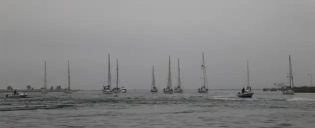 La flota de la Ruta entrando en el río Douro rumbo a Vila Nova de Gaia