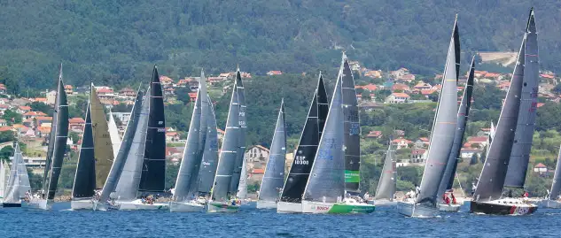 Mañana domingo segunda etapa: Combarro-A Pobra do Caramiñal... 25 millas y comienzo a las 12.30 (Foto Juan Caballero)