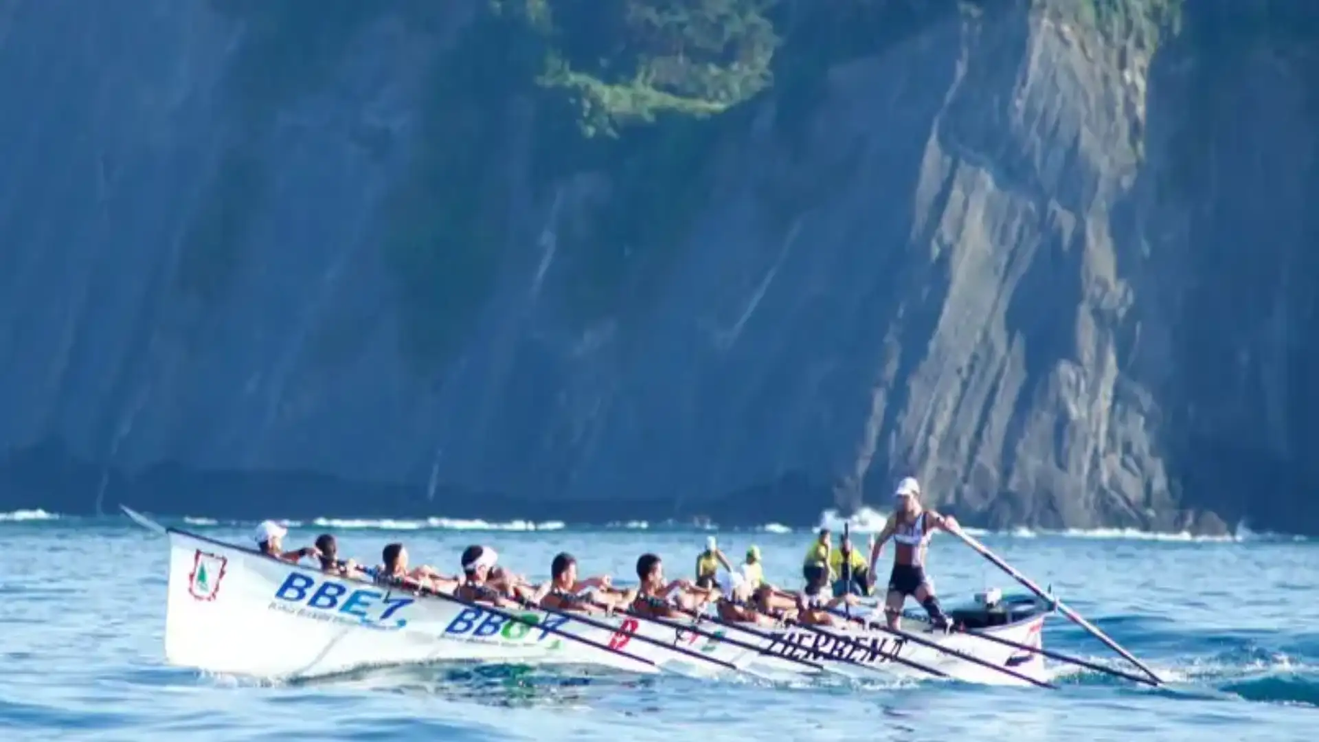 "Zierbena-Bahia de Bizkaia" vince a Ondarroa la prima bandiera della stagione