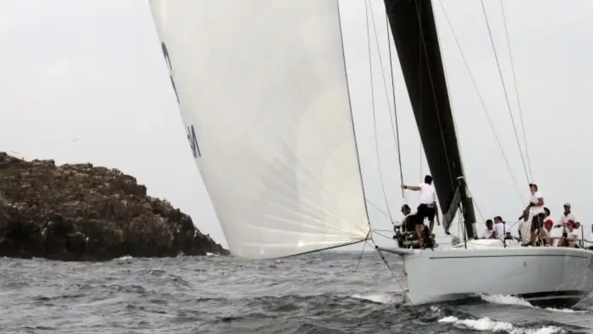 "Sirio IV" della marina spagnola è imposto nei continenti Regata Dos a Melilla