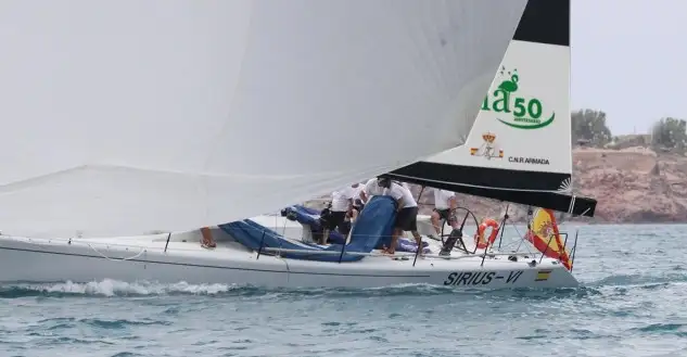 El proyecto cuenta con el apoyo de Doñana, Lumar Canarias y Automotor10.com, siendo una tripulación andaluza-canaria como el espíritu de la regata colombina