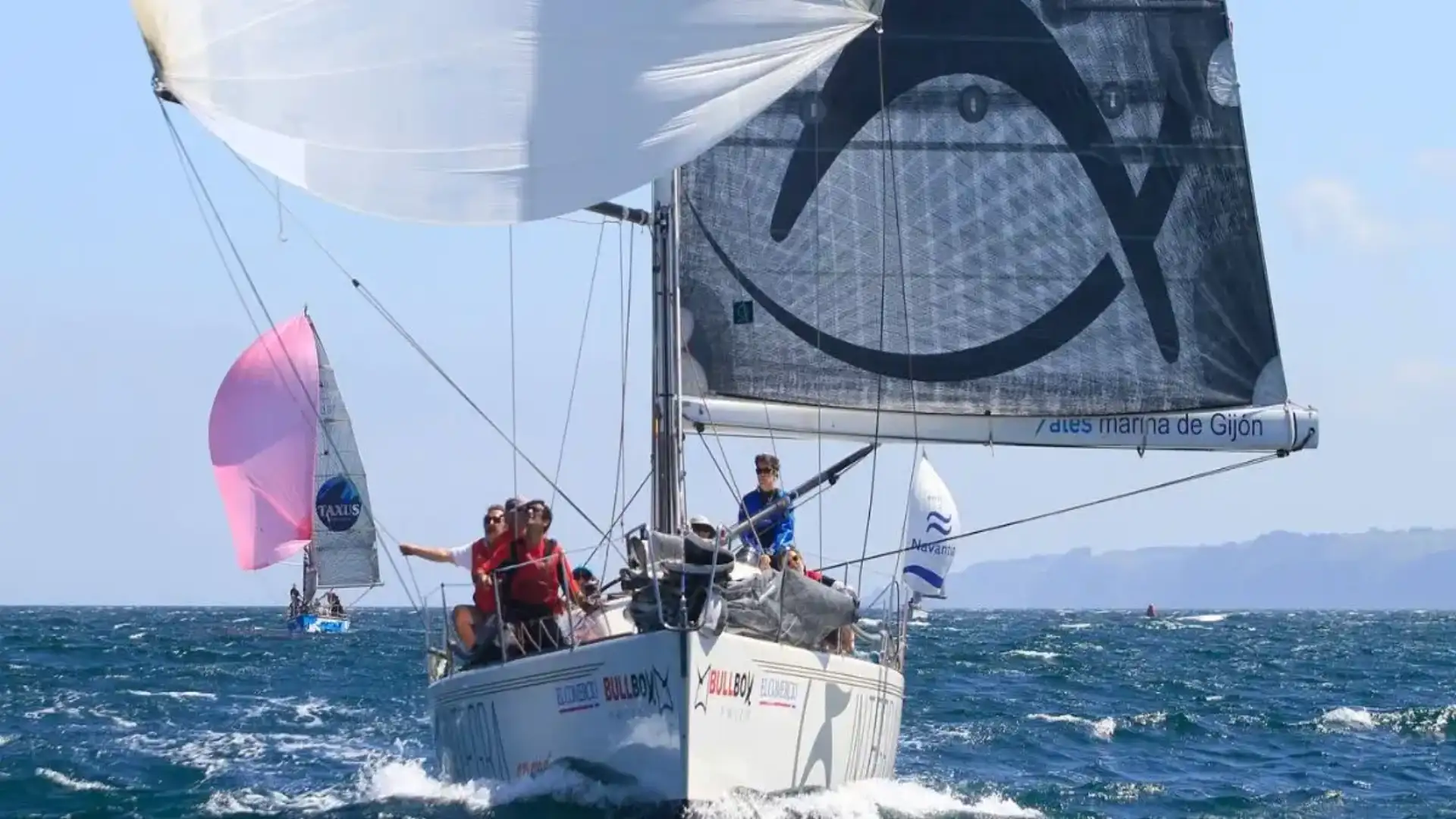 "Bullbox" di Luis Noguera è imposto nella Villa di Gijón-Trophy El Comercio