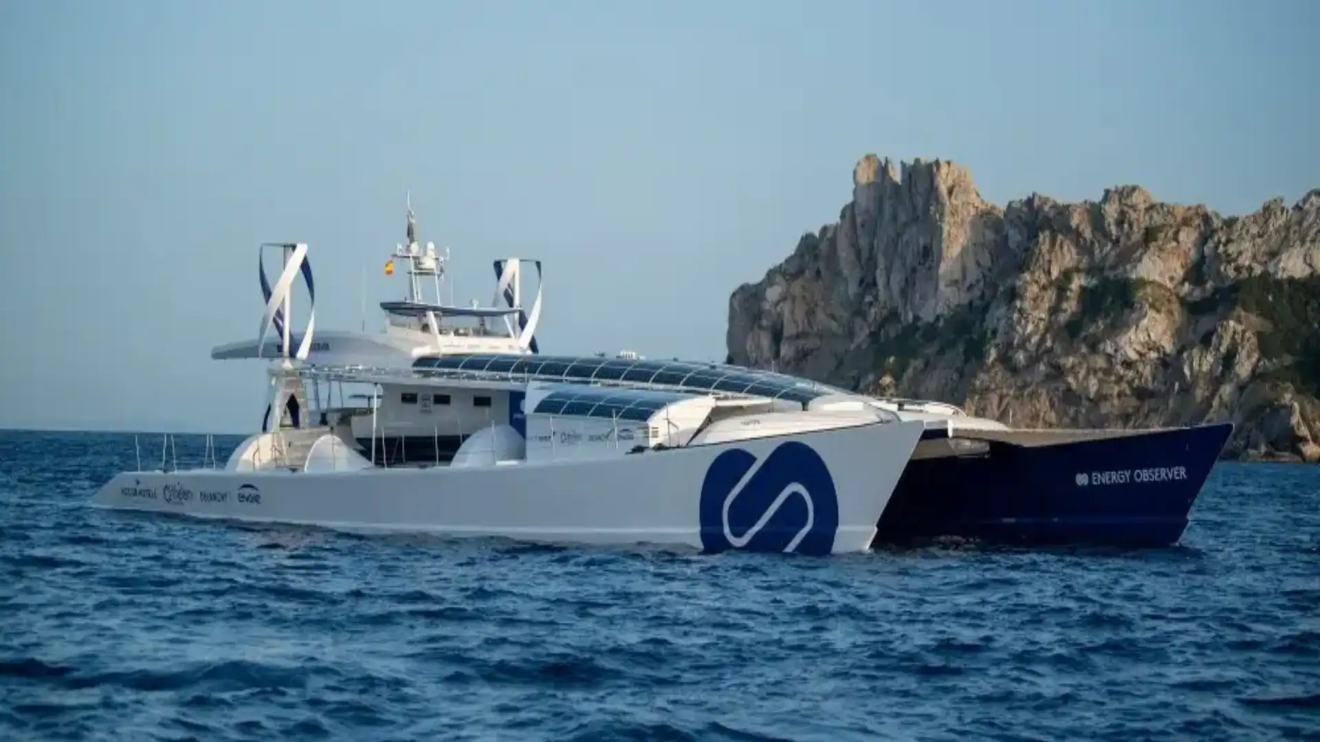 Energy Observer lascia Valencia, ultima scala nel Mediterraneo prima dell'Atlantico
