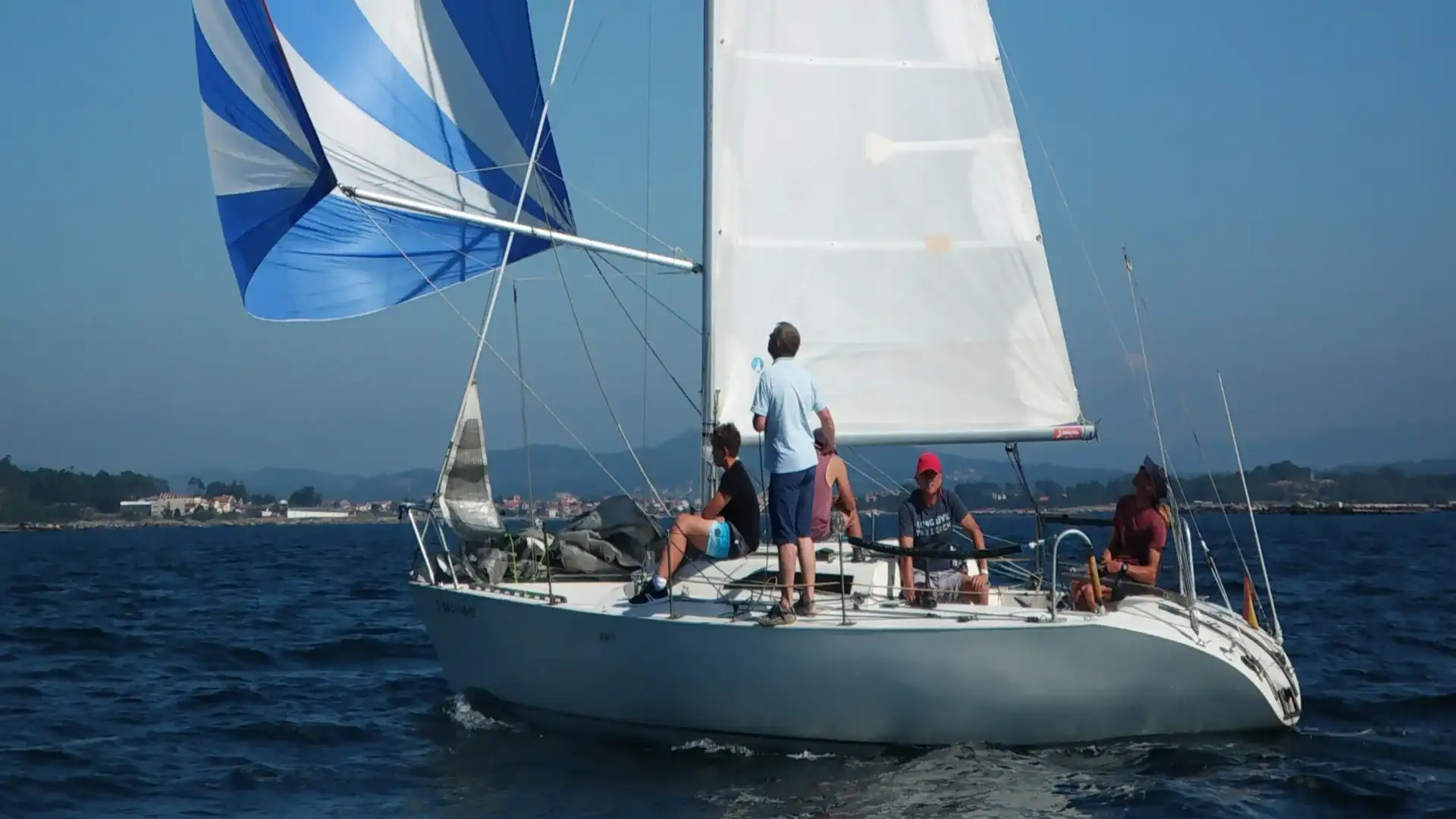 Prima prova della Ria de Arosa de Vela Regata con 17 barche partenza online