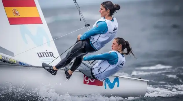El poco viento impidió la disputa de cuatro de las seis medal race planificadas para hoy... los 470 femeninos no pudieron navegar y la clasificación se mantuvo intacta