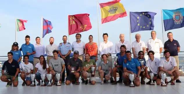 El podio de la general, en cuanto al título nacional, queda configurado con Juanma Barrionuevo y Alenjandro Díaz (CN Los Nietos) y Juan Manuel Cajade y Alexandre Tinoco (RCN A Coruña). La segunda plaza de la general absoluta es para el tándem portugués Mafalda Pires y Francisco Maia