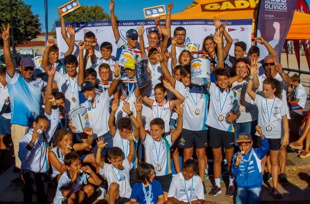 Los premiados con el medalla olímpica de bronce Quique Míguez (Foto Pedro Seoane)