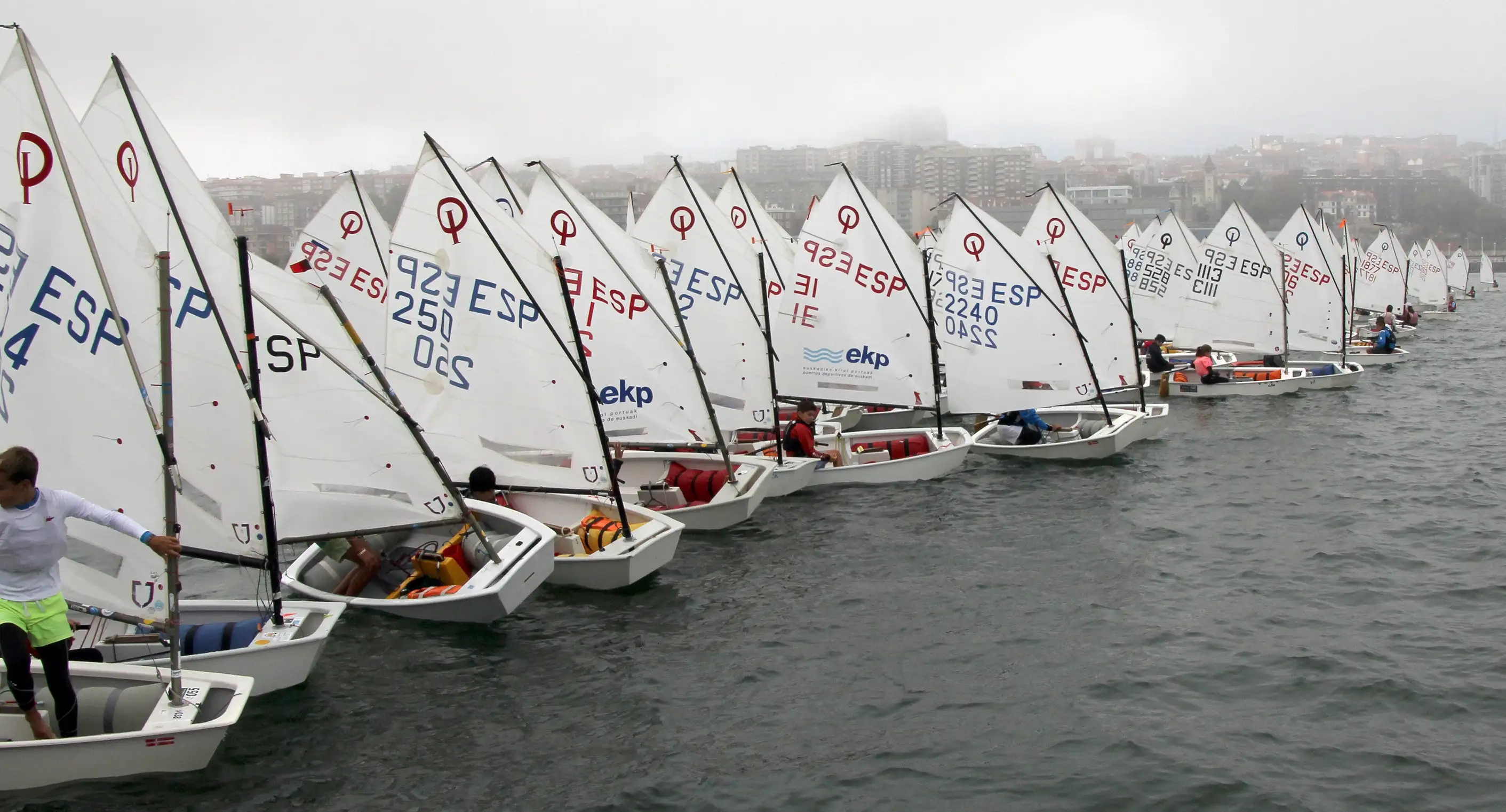 En Optimist se impuso el hondarribitarra Álex Amunarriz, el cántabro Mario Cabanas en Laser Radial, su compañero Martín García en Laser 4.7, y los vizcaínos Peru y Joana Abásolo en la clase 420, Nerea Álvarez y Arantxa Sellhorn en FEVA y Rafael Martínez Bourio y Gonzalo Iturbe en la clase Snipe