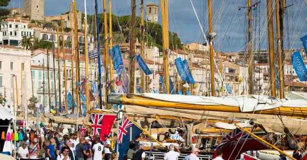 El fuerte viento atemporalado ha impedido arrancar a los clásicos en Cannes
