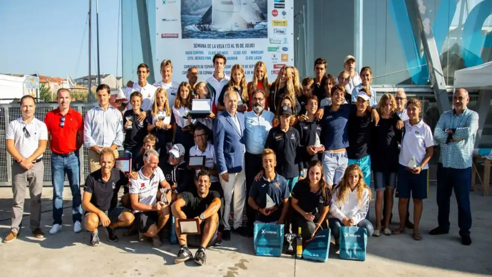 Manchon d'oro e argento Maciel nella nazionale Windfsurfing di Vilagarcía di Arousa
