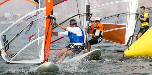 La mejor flota nacional de windsurf se cita en aguas del Mar Menor entre los días 12 al 14 de octubre para disputar el campeonato de España por Autonomías Fórmula Windsurfing, además de ser una regata puntuable para la Copa de España en las Clases Fórmula Windsurfing y Raceboard y con el aliciente de su emblemática concentración Open, Open Infantil y Slalom