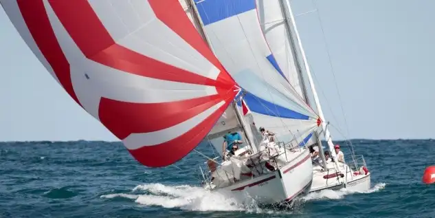 Domingo, Octubre 07, 2018 Brujo, Blue Lizard y Strategos se hacen con el Trofeo Comodoro Brujo, Blue Lizard y Strategos se hacen con el Trofeo Comodoro Download El Real Club Náutico de Valencia ha celebrado la última prueba de la tradicional regata de clase crucero