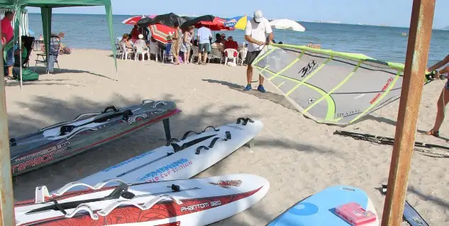 La cita murciana cuenta con los mejores regatistas de windsurf en modalidad Formula Windsurfing y Raceboard que competirán en aguas del Mar Menor entre los días 12 al 14 de octubre (Foto Pep Portas)