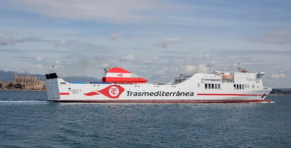 Los buques de Trasmediterránea han trasladado a los efectivos de la Unidad Militar de Emergencias (UME) desplazados por mar desde la península a Mallorca. Esta misma mañana han desembarcado en Palma los nuevos efectivos de la UME transportados por la naviera que han viajado esta noche a bordo del buque Forza, que partió desde Valencia a la capital balear. Ayer desembarcaron en Palma a las 07:00 horas los primeros efectivos de la UME, que embarcaron a última hora de la noche del martes en Valencia; el buque Forza retrasó su salida habitual por este motivo para poder embarcar a las unidades desplazadas de la UME con equipos humanos y técnicos, recuperando horario durante la travesía para llegar a primera hora de la mañana a la isla en su horario habitual. Desde Barcelona también embarcaron el miércoles unidades de la UME en el buque Dimonios que partió al mediodía de Barcelona con equipo humano, perros de rescate y vehículos .En este caso también el buque retrasó su salida para poder embarcar los equipos, recuperando durante la travesía para llegar en su horario habitual a la capital balear. No es la primera vez que los buques de Trasmediterránea transportan unidades y equipos de la UME a Baleares, con anterioridad se han transportado también equipos humanos y material para colaborar en la extinción de incendios