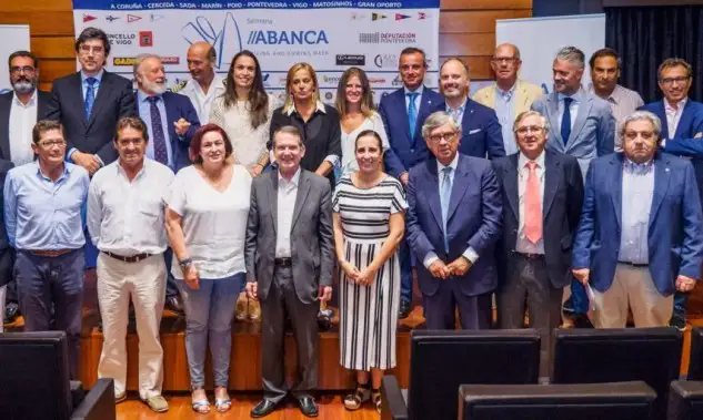 El respaldo de las instituciones gallegas al 100%, solamente en los grandes momentos se pueden ver a los grandes espadas de Vigo juntos con Abel Cabellero al frente (Foto Pedro Seoane)