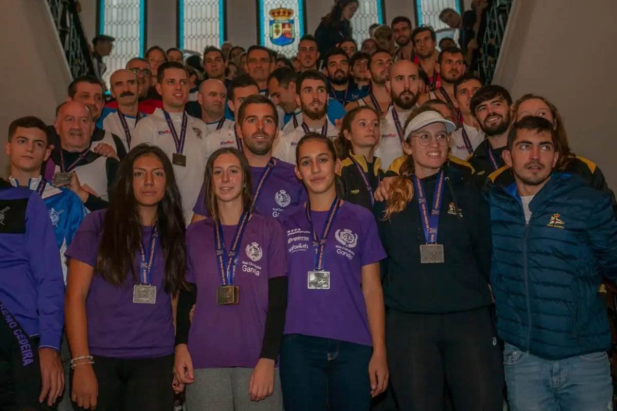 Gran ambiente en la clausura del Campeonato de España de Yolas (Foto Pedro Seoane)