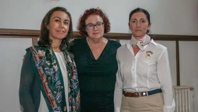 Nuevos tiempos: María Ramallo (alcaldesa de Marin), Zulema Prado (presidenta del Marítimo de Vigo) y Asunción Loriente (presidenta de la Federación Española de Remo) (Foto Pedro Seoane)