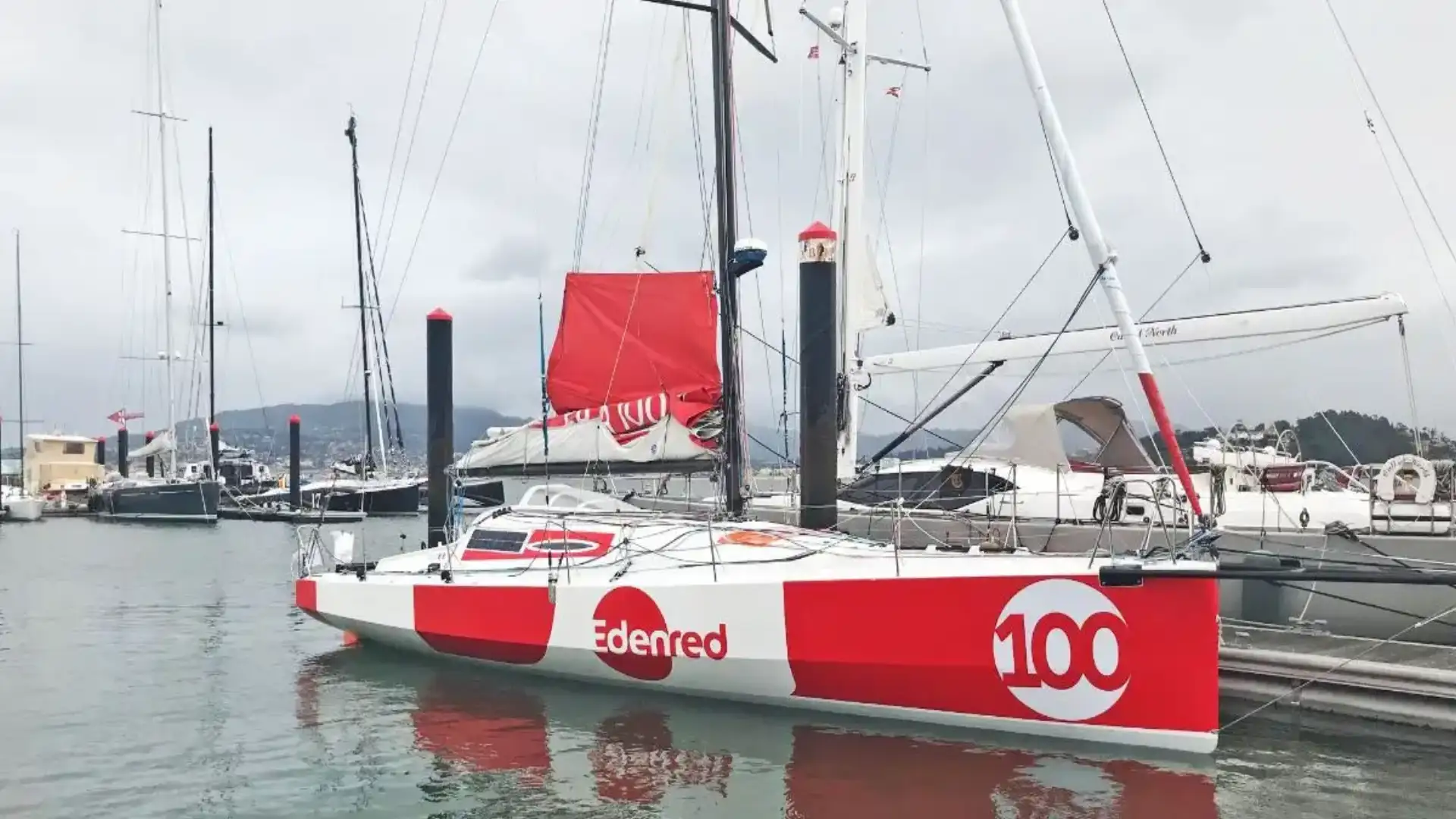 Quattro navi che partecipano alla Rum Road cercano rifugio al Baiona Yacht Club