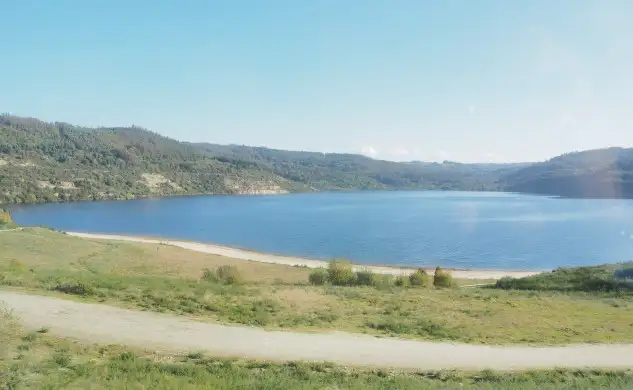 Una legislación incoherente e inconexa desperdicia el potencial de embalses y ríos en España... Ibernaútica explora cómo aprovechar esos recursos en Galicia (Foto Zulema Prado)
