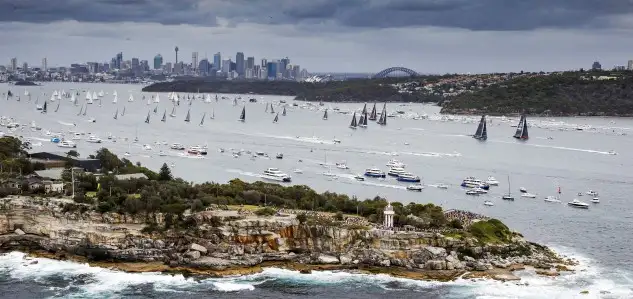 La Sidney-Hobart es la estrella de las regatas en invierno... habiendo entrar en los hogares del mundo occidental en pleno período navideño