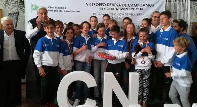 Por categorías, los otros vencedores han sido: Carlos Espí y Adriana Castro en SUB13, ésta última también logra el título en Absoluto Femenino, Carmen García en Optimist B Femenino, también se lleva el trofeo en SUB 11, categoría en la que también ha resultado vencedor Eduardo Reyes
