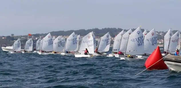 La Regata en honor de Lelo Fernández Lage el presidente más emblemático del Real Club Náutico de La Coruña de las últimas décadas... todo un caballero que se granjeó la amistad y la simpatía más allá de nuestras fronteras