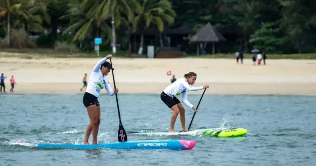 El brasileño Arthur Santacreu y la sudafricana Tarryn King Medallas de Oro de SUP Sprint en el ISA World SUP and Paddleboard Championship... Laura Quetglas fue novena entre las chicas y se quedó a un paso de la lucha por las medallas